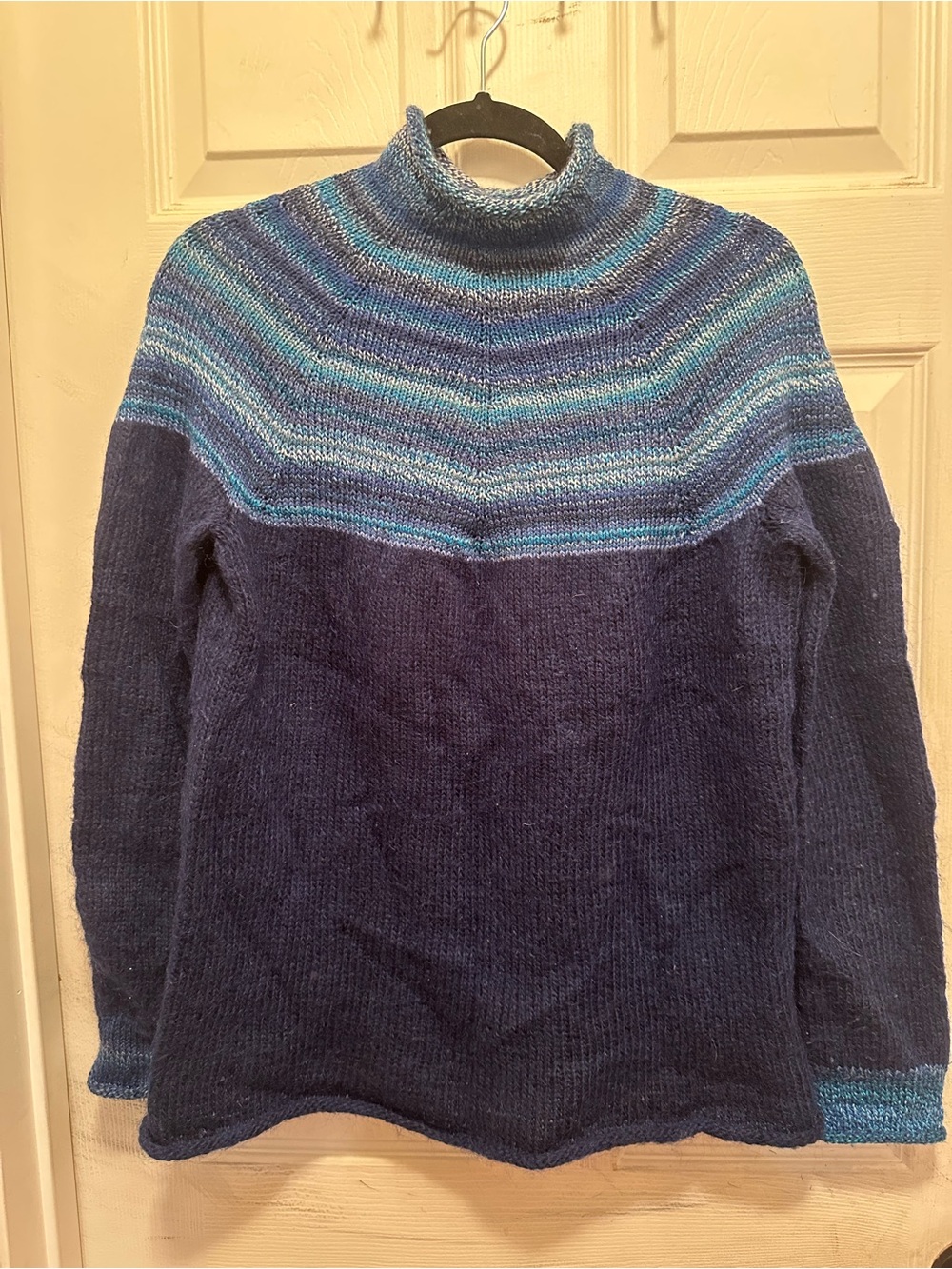 Women's Navy & Blue Gradient Striped Turtleneck Rollneck Sweater Hand Knit